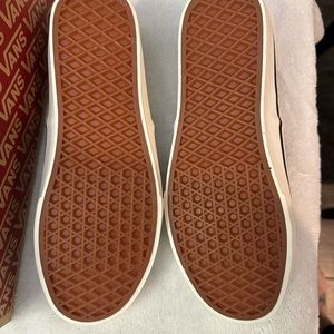 Van’s women’s size 10.